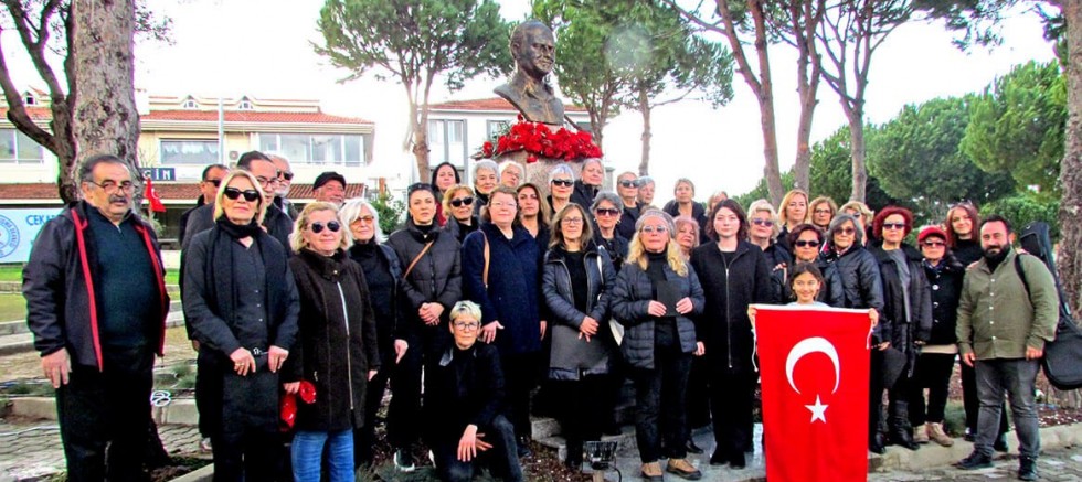 ÇEKADDER'den Uğur Mumcu için şiirli, türkülü anma