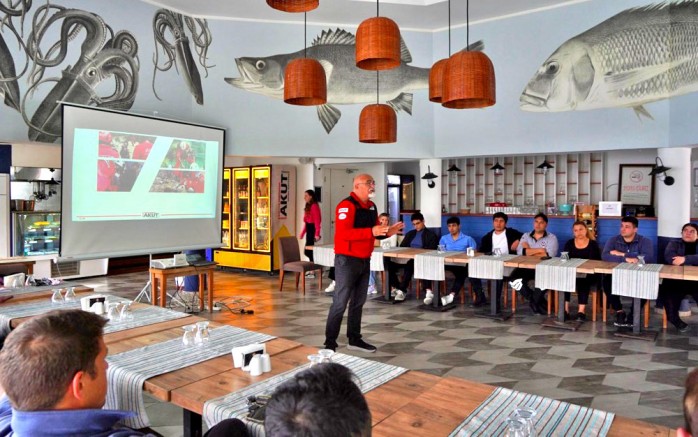 Çeşme Belediyesi ve AKUT’tan ÇEŞTUR personeline afet bilinci eğitimi