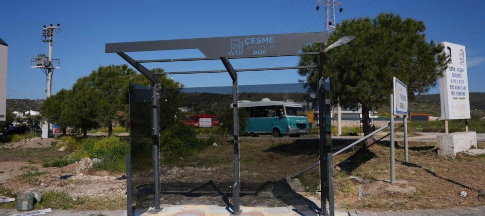 Çeşme’de Dolmuş Durakları Yenileniyor