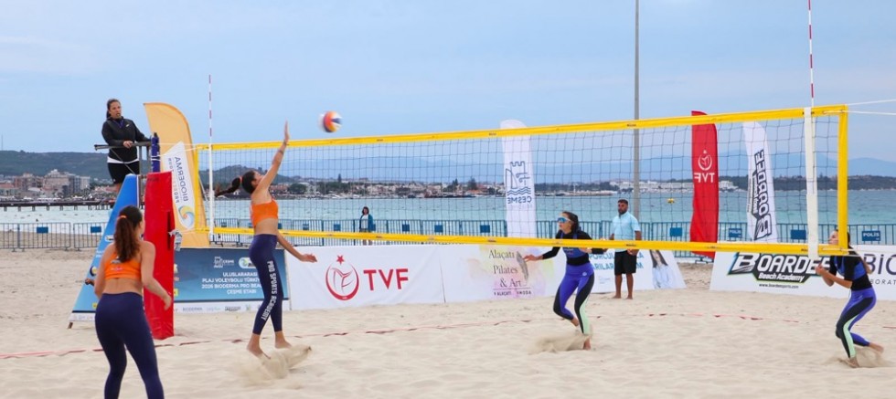 Çeşme’de Uluslararası Grand Slam Plaj Voleybolu heyecanı yaşandı