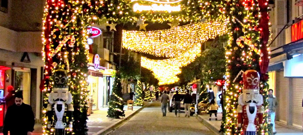 Çeşme’de yılbaşı coşkusu meydanlara taşınıyor