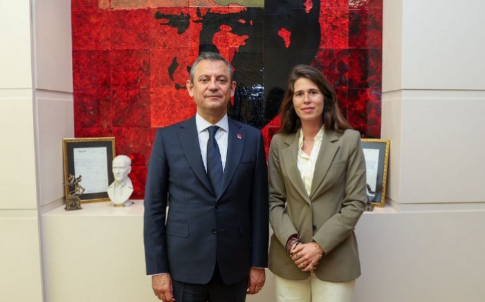 Özgür Özel, Kiralık Sosyal Konut Modeli Hanem Çeşme Temel Atma Töreni için Çeşme’ye geliyor