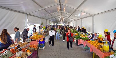15. Uluslararası Alaçatı Ot Festivali’nde stantlar açıldı, yarışmalar ve etkinlikler hafta sonu boyunca sürüyor