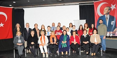 Atatürk’ün çocukları ödüllerini aldılar