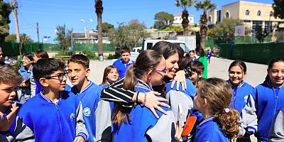 Çeşme Belediyesinden okullara sosyal alan desteği