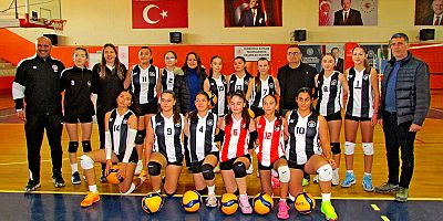 Çeşme Belediyespor Küçük Kız Voleybol Takımı Şampiyonluğunu İlan Etti