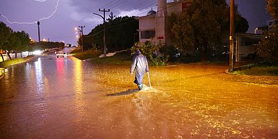 Çeşme bir günde bir aylık yağış aldı
