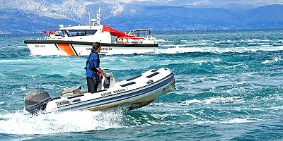 Çeşme’de Cumhuriyet coşkusu karadan denize taştı