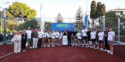 Çeşme’de spora yeni yatırım: 16 Eylül Kurtuluş Parkı’na padel kortu kazandırıldı