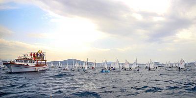 ÇEŞME’DE TYF KAMİL YILDIRIM OPTİMİST TROFESİ YELKEN YARIŞLARI BAŞLADI