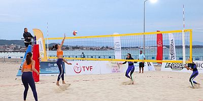 Çeşme’de Uluslararası Grand Slam Plaj Voleybolu heyecanı yaşandı