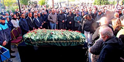 Çeşme’nin sevilen ismi Emin Yüce son yolculuğuna uğurlandı