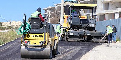 Çeşme’nin yolları yaza hazırlanıyor
