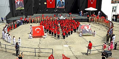 https://cesmeninsesi.com.tr/haber/cesme-de-107-nci-yil-coskusu-19-mayis-bayrami-renkli-goruntulere-sahne-oldu-5343