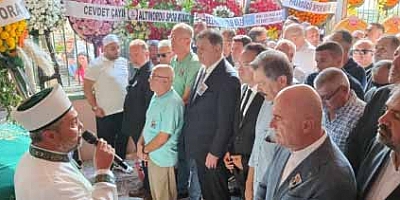 Olgun Atila’nın acı günü... Babasını toprağa verdi