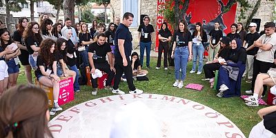 Tasarımcılar Çeşme’de ikinci kez gençlerle buluştu