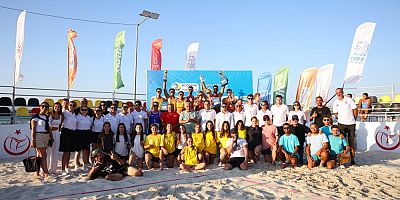 Uluslararası plaj voleybolunun kalbi Çeşme’de attı