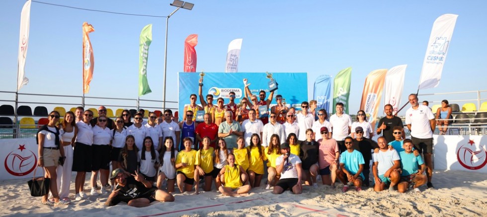 Uluslararası plaj voleybolunun kalbi Çeşme’de attı